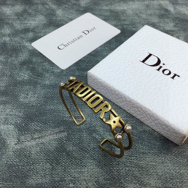 Dior飾品 迪奧經典熱銷款JADIOR字母開口手鐲  zgd1051
